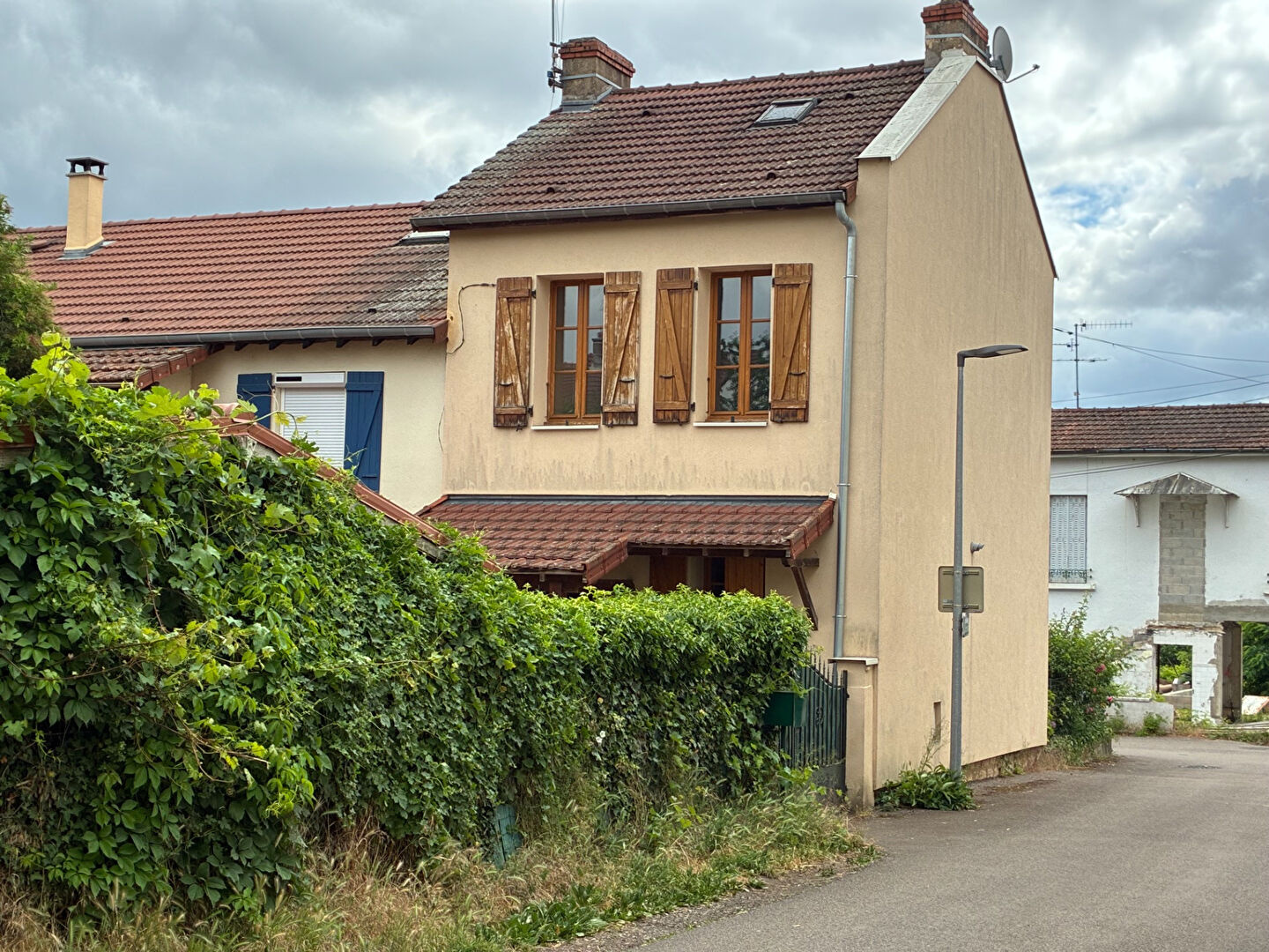 Charmante maison avec jardin, dépendance et potentiel d'amén
