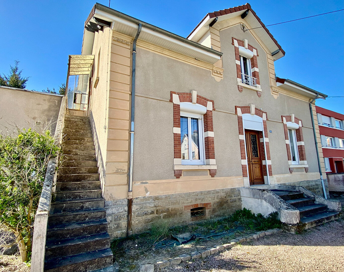 Maison 217m² — Montceau-les-Mines